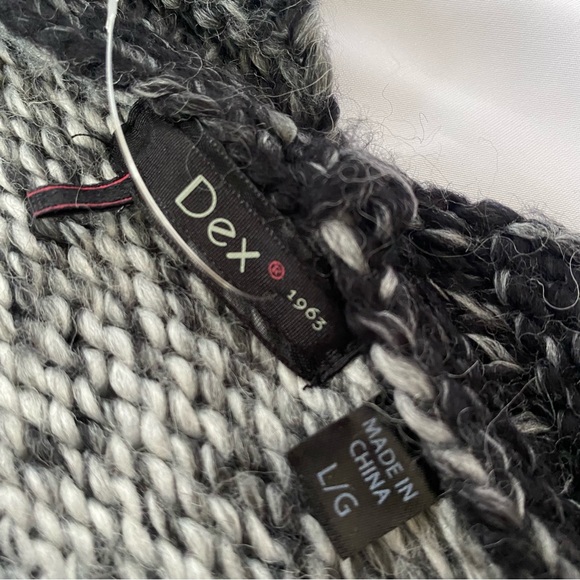 NWT knit Cardigan - Picture 4 of 4